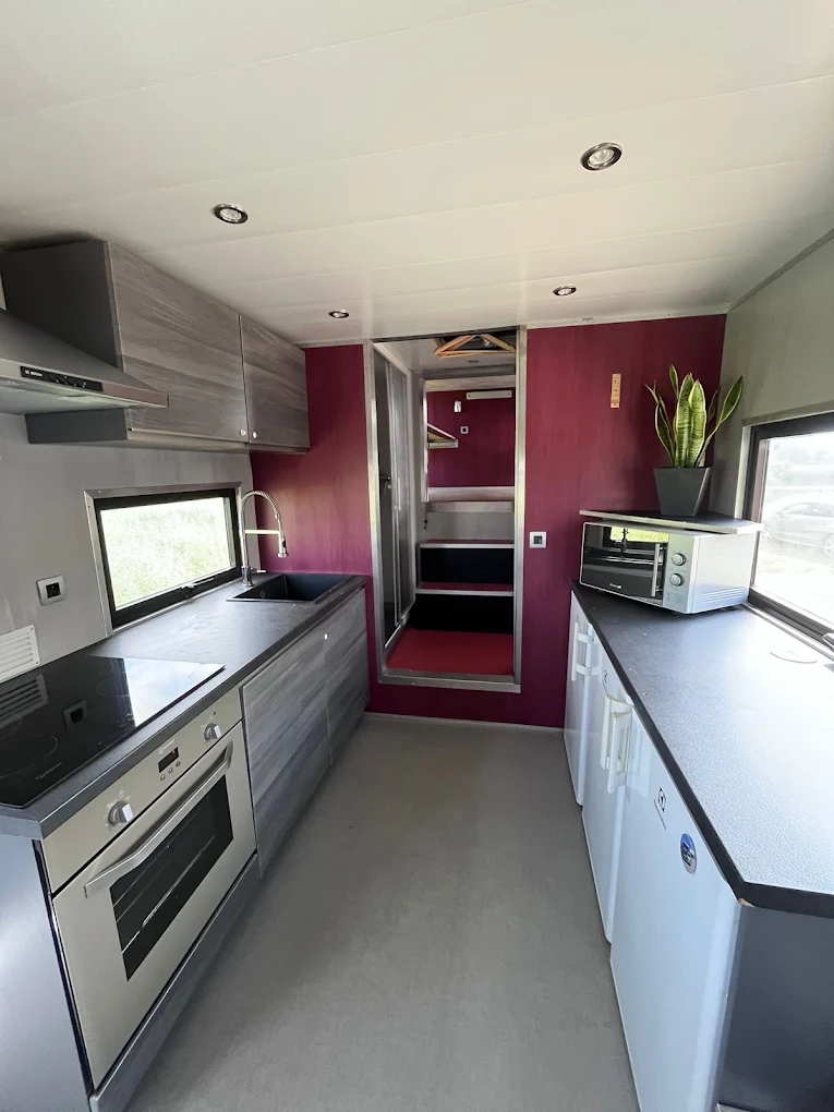 Cuisine équipée du camion hôtel mobile