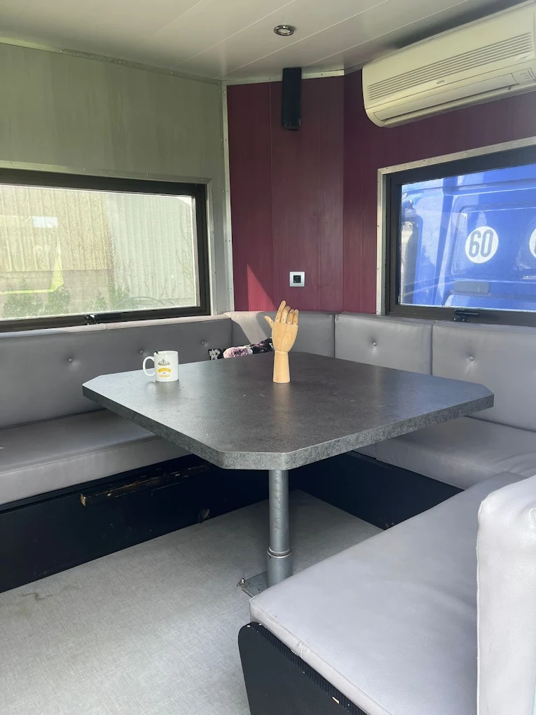 Espace de vie du truck hôtel