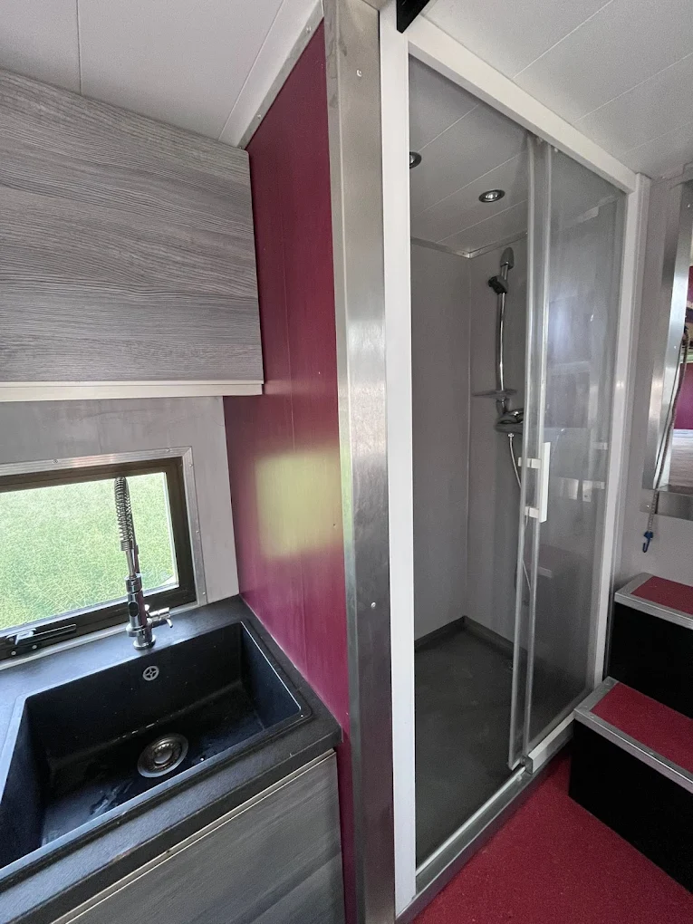 Douche du camion hôtel mobile